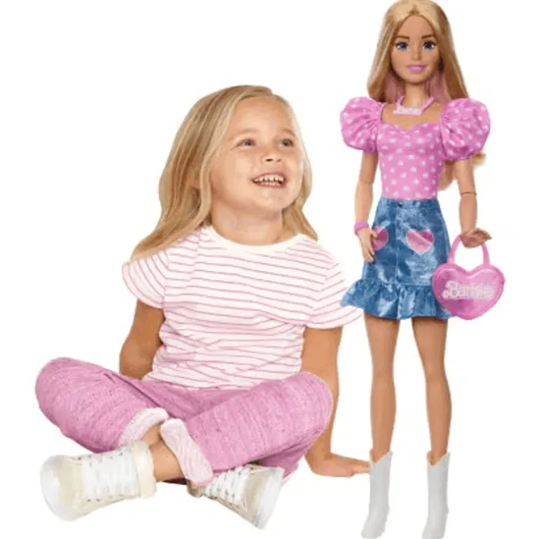 Barbie Large Dolls Muñeca 71cm Falda de Mezclilla Sorpresa HYT84