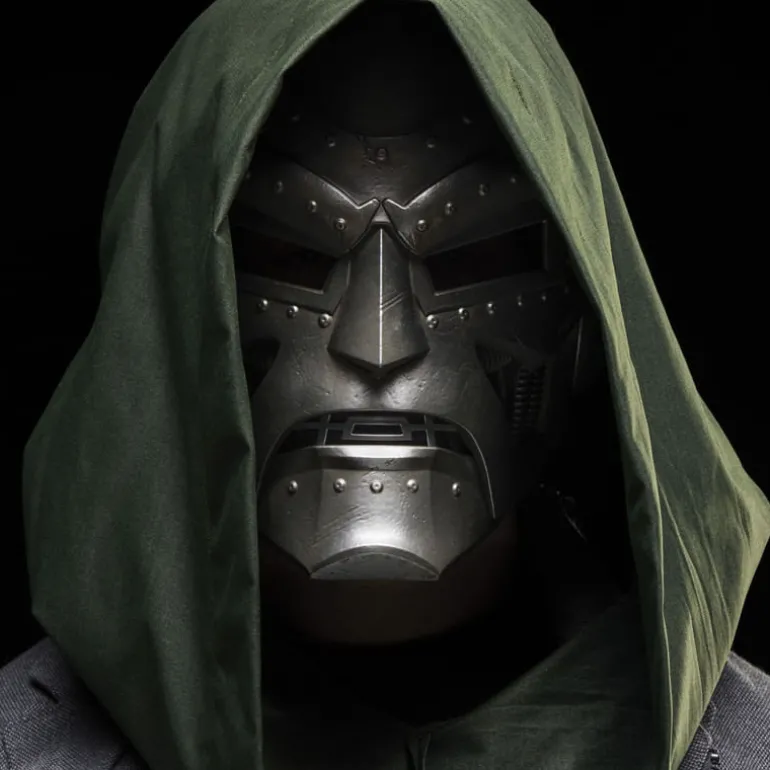Hasbro Marvel Legends Máscara Doctor Doom