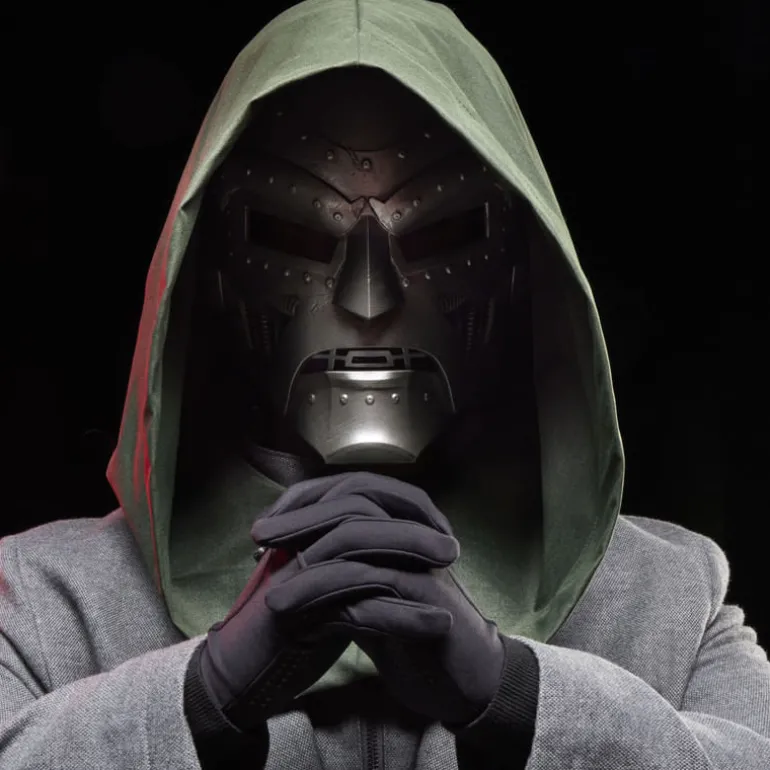 Hasbro Marvel Legends Máscara Doctor Doom