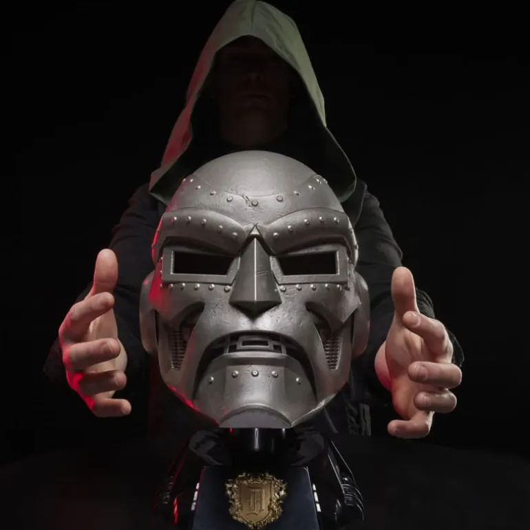 Hasbro Marvel Legends Máscara Doctor Doom
