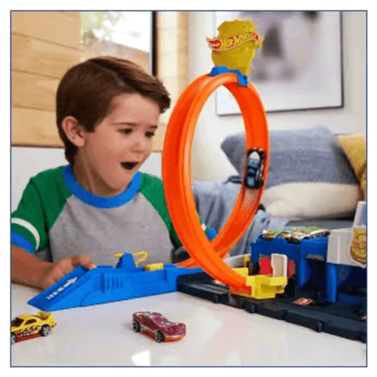 Hot Wheels City Pista de Juguete Súper Estación de Policía JBM71