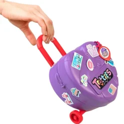 Muñeca Mini Trotties Ojos Emoji Maleta de Viaje Emma