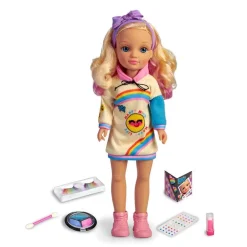 Nancy con Vestido A Day Of Rainbow Make-Up