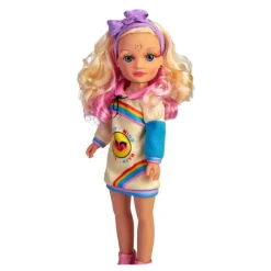 Nancy con Vestido A Day Of Rainbow Make-Up