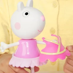 Peppa Pig Muñeca Suzy Oveja con Uniforme de Fútbol