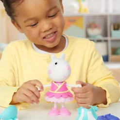 Peppa Pig Muñeca Suzy Oveja con Uniforme de Fútbol